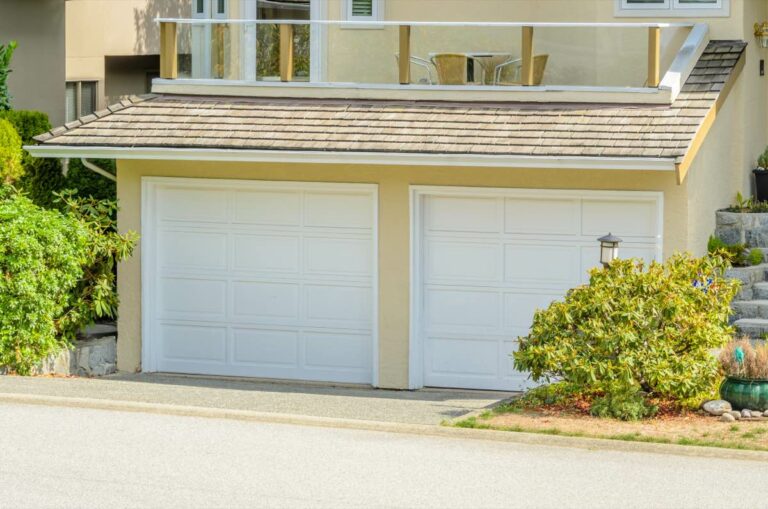 Porte de garage bloquée : que faire en toute sécurité ?